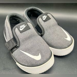 Nike Kids Black Slip-On‎ Shoes- Size:6C